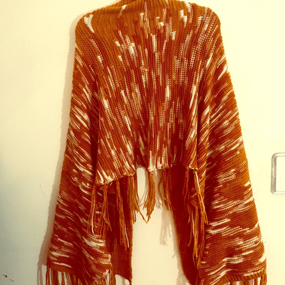 Shawl white and mustard